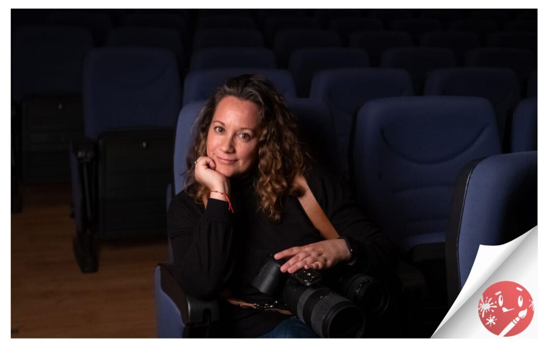 La fotógrafa Paula Fuentes presenta nuevamente en una versión ampliada y revisada la exposición «Mujeres y circo, otra emoción»