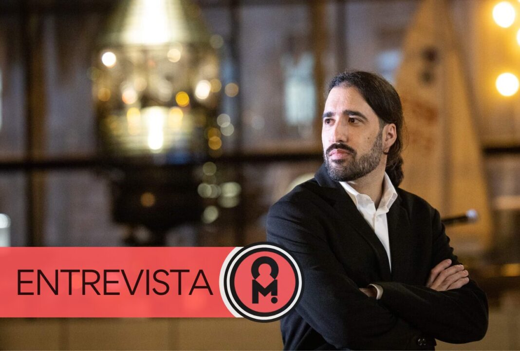 Carles Esquembre, dibujante y músico: “No comprendo qué puede haber de malo en que una familia quiera recuperar los cuerpos de sus fallecidos”. Por Noé Ramón