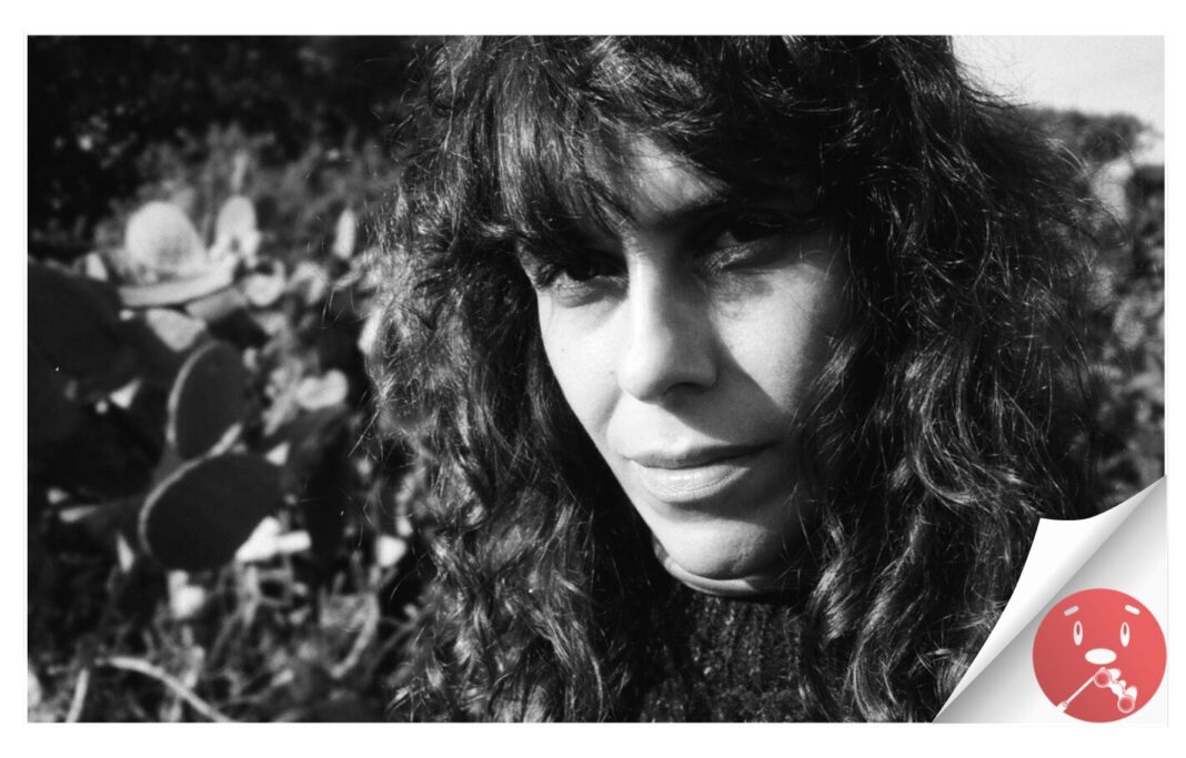 Laura González Cabrera diserta en TEA sobre la escritura y la pintura como registro de una acción