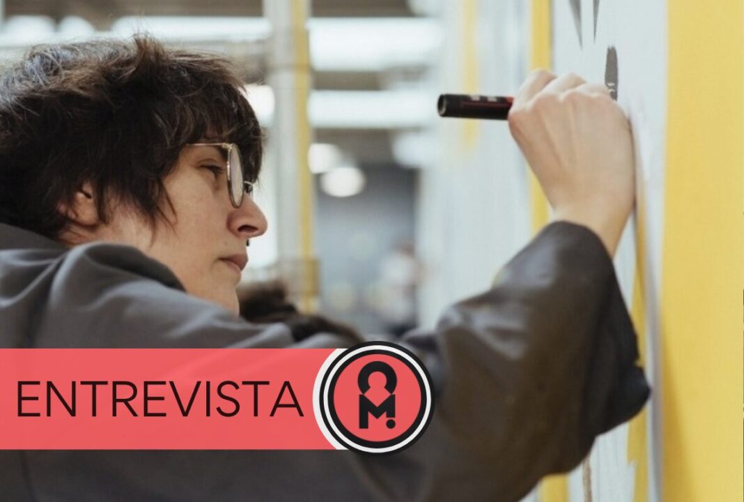 Carla Berrocal, historietista: “Me gustaría dejar de ver en una esquina de las librerías a las novelas LGTBI sólo por serlo y que simplemente se las considere novelas”. Por Noé Ramón