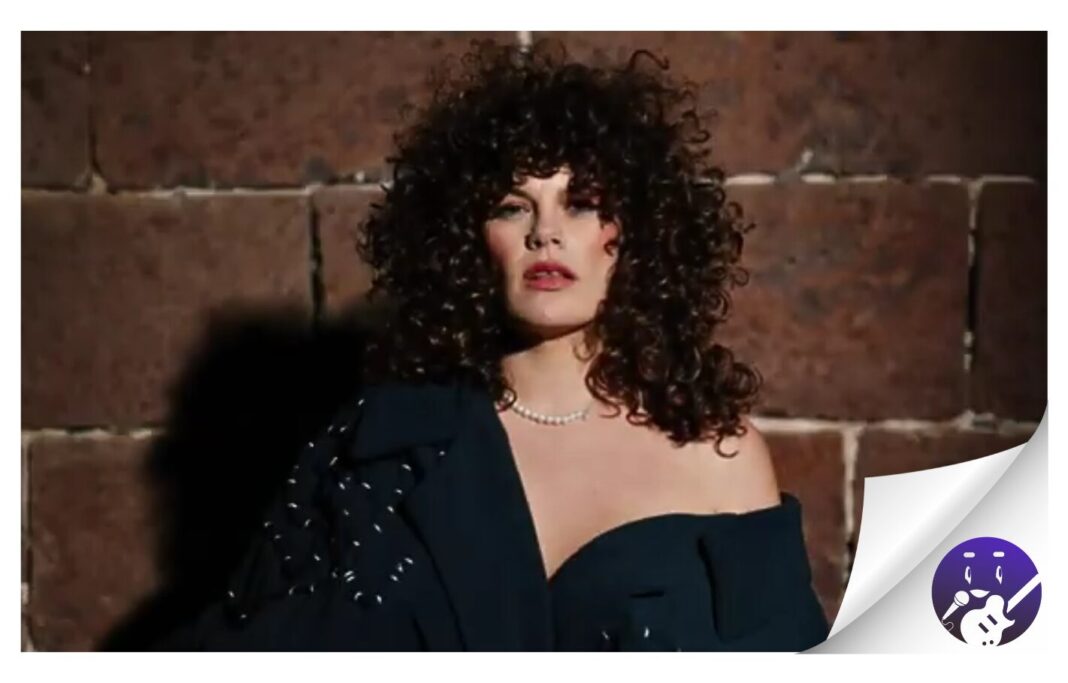 Mel Ömana presentó la versión tango de ‘I’m a Queen’ en los Premios Dial Tenerife