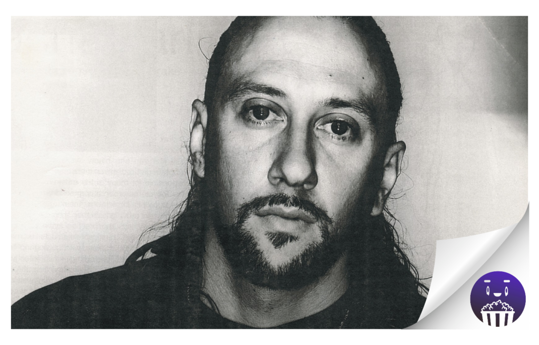 Filmin presenta el póster de “The Designer is Dead”, el nuevo documental de Little Spain, dirigido por Gonzalo Hergueta, sobre el diseñador Miguel Adrover