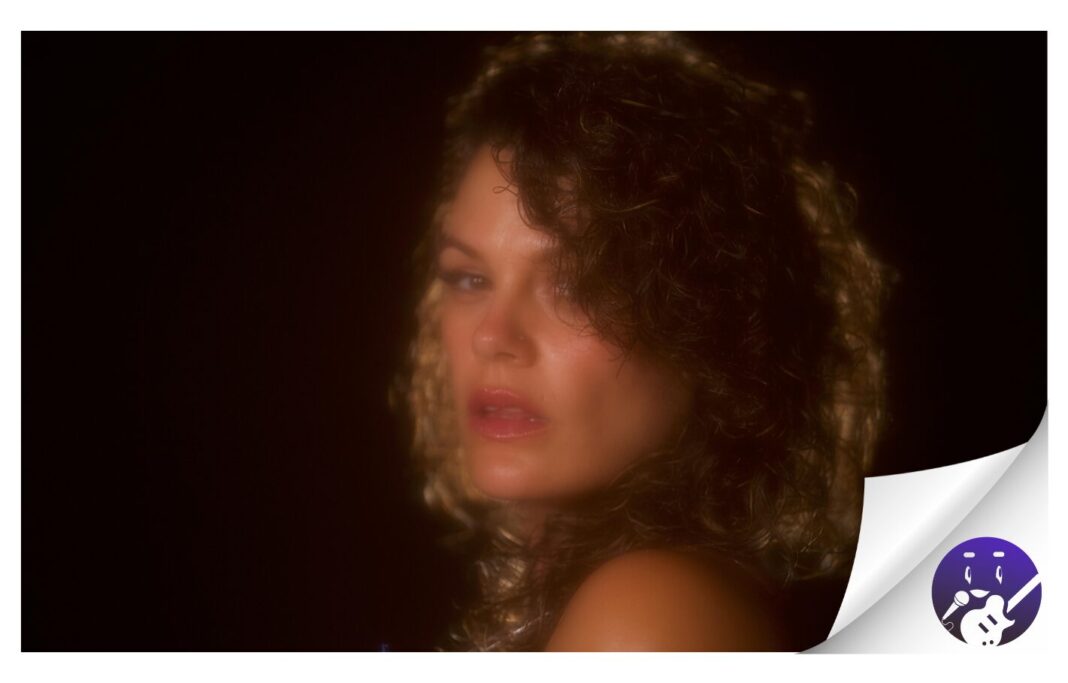 Mel Ömana lanza su segundo single del verano, ‘LIL BaD’