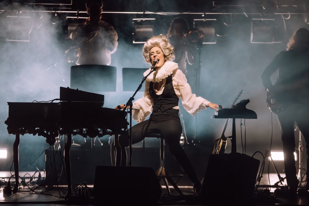 Maika Makovski regresa a Canarias para presentar en directo su último trabajo discográfico, ‘Bunker Rococó’