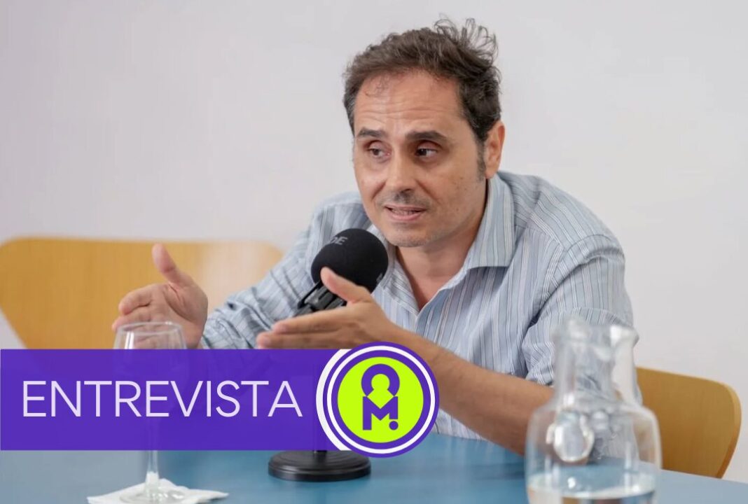 Eduardo González: “Entre ‘La Lapa’ y ‘Mararía’ hay una diferencia de 40 años pero el escenario es igual porque Lanzarote apenas cambió en todo ese tiempo”. Por Noé Ramón